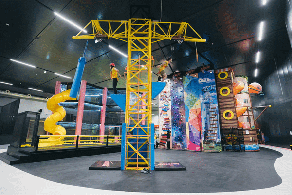 Jump In The Air,Hold Onto Bag,Indoor Rock Climbing Leap of faith