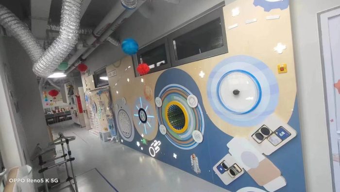 Customized Indoor Science Rotating gear Play Center Wall Corridor Design - Image 4