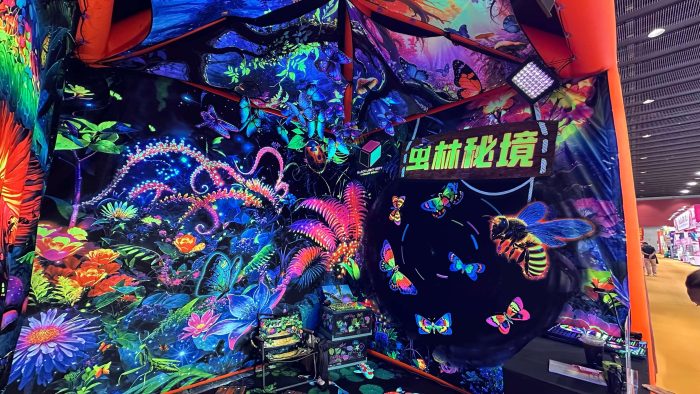 Fluorescent cloth scene layout - Image 2
