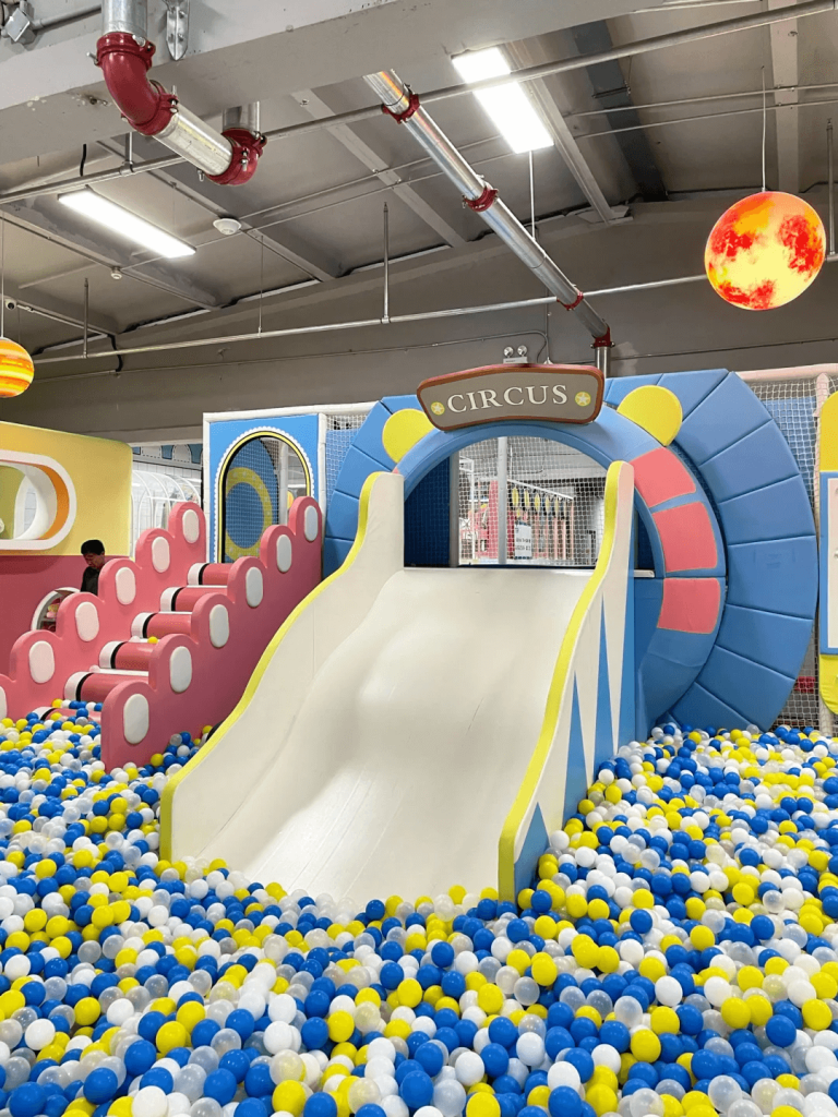 Indoor Playground Franchise vs. Custom Build: Which Is Better for Investors?